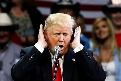 Clinton Leads Trump in Key Swing States, May Win US Elections: Poll