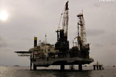 Oil prices steady after mayhem on Wall Street