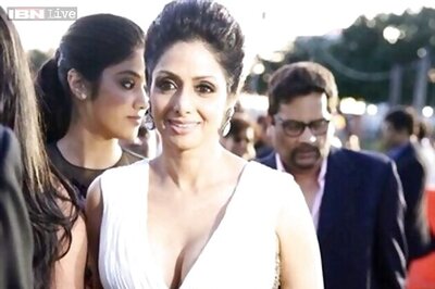 Snapshot: Ravishing Sridevi stops press in an enchanting Marchesa gown on IIFA green carpet