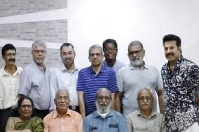 Mammootty's Latest College Reunion Photo Proves Why He's Called 'Never-Ageing' Megastar