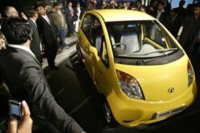 It's a hit! Experts, man on street give Nano 10 on 10