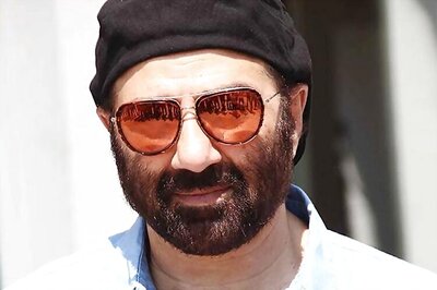 Sunny Deol is a beautiful director and a nice human being: Hema Malini