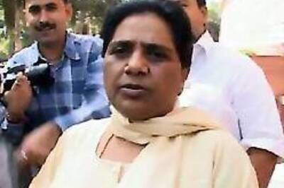 'Crorepati' Maya threatens to sue IBN