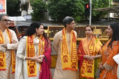 Deepika Padukone, Ranveer Singh’s Families Accompany Them To Siddhivinayak Temple Ahead of Baby's Arrival; Pics
