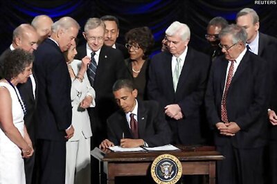 Obama signs Wall Street overhaul into law
