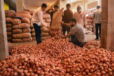 Private Traders Import 80 Containers of Onions from Egypt and Netherlands: Govt