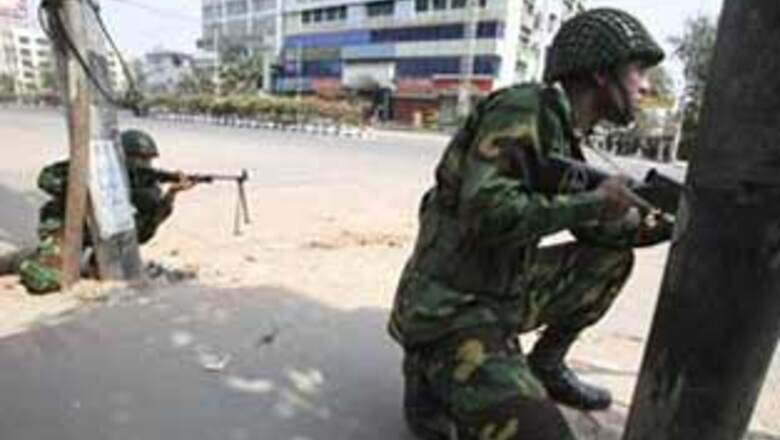 Islamists blame India for Bangladesh mutiny