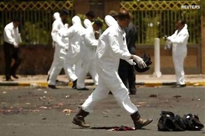 Al Qaeda linked suicide bomber kills 90 in Yemen