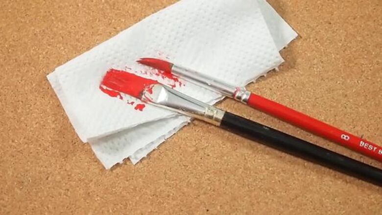 How to Clean Oil Paint off a Paint Brush With Dish Soap