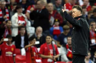 Louis Van Gaal is over-training Man United players, says Verheijen