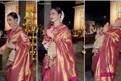 Rekha Steals The Show In a Kanjeevaram Saree, Greets Paps With Folded Hands; Watch