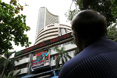 Sensex, Nifty Swing on Global Economic Worries, Focus on Budget