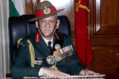 Army Chief Unveils Bust of 1965 War Hero Abdul Hamid