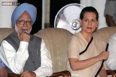 Sonia, Manmohan, leaders of 10 parties to march against Land Bill on Tuesday