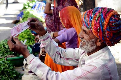 Long Queues at Banks, ATMs on First Pay Day After Demonetisation