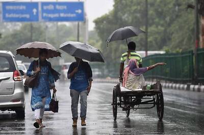 Valentine's Day 2019: Thundershower, Rain Greets Delhi-NCR