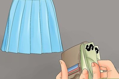 How to Make a Cheerleader Costume