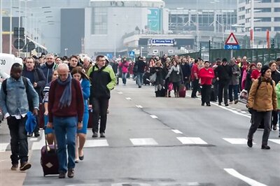 Travel chaos as Europe freezes air, rail links with Brussels