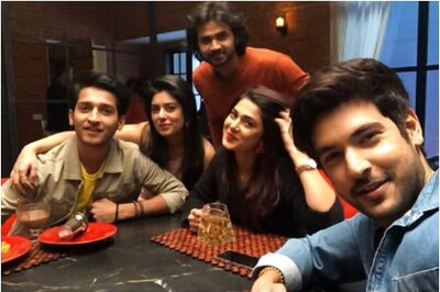 Beyhadh 2 Actors Jennifer Winget, Shivin Narang Enjoy Christmas Feels, See Pic