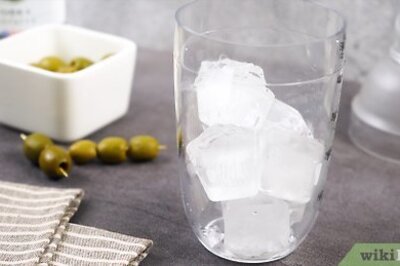 How to Make a Dirty Martini