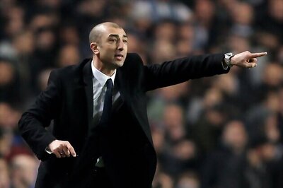 Di Matteo keeps Chelsea transfer options open