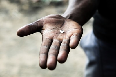 MP Labourer Finds Diamonds Worth Rs 35 Lakh in Panna Mine