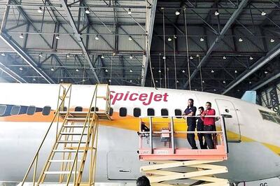 SpiceJet Repaints Grounded Jet Airways' Boeing 737 Planes with Own Livery
