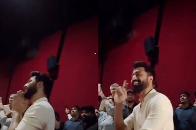 Vicky Kaushal Surprises Fans During Bad Newz Screening, Does Tauba Tauba Hook Step; Watch