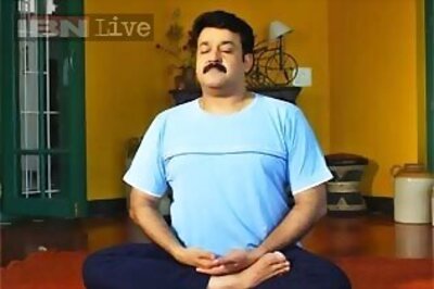 Mohanlal offers to return vintage camera, to skirt row