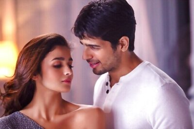 Alia Bhatt- Sidharth Malhotra Seen Hand- In-Hand At a Fashion Event