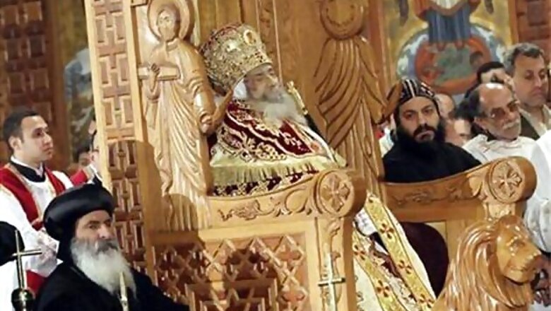 Christians gather to bid farewell to Egypt's Pope