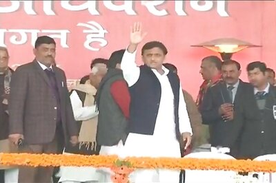 Akhilesh Yadav Reinstates 4 District Presidents of SP Who Were Sacked by Shivpal