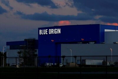 Jeff Bezoz Reveals Rocket Engine by His Space Company Blue Origin That Will Take First Woman to Moon