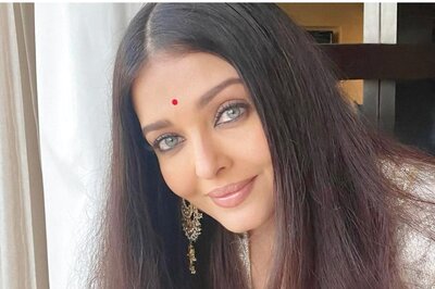 Aishwarya Rai Bachchan Posts Gorgeous Insta Pics, Fan Asks, 'Are You Planning to Kill Us?'