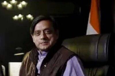 Court Defers Order on Whether to Put Shashi Tharoor on Trial in His Wife Sunanda's Death Case