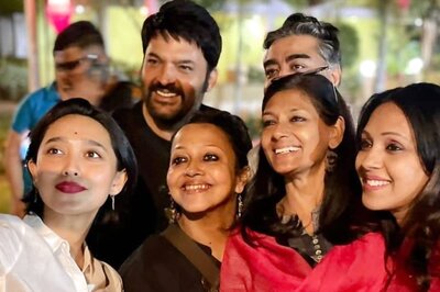 Kapil Sharma Poses With Nandita Das, Sayani Gupta in Viral Selfies on Insta; Trio Chills in Odisha