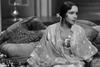 This 1933 Bollywood Film Showed The First On-screen Kiss In Indian Cinema