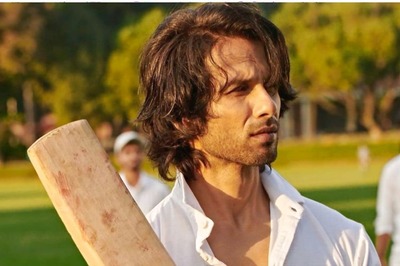 Shahid Kapoor's Jersey Fills Laal Singh Chaddha's April Slot, To Clash With KGF 2 At Box Office