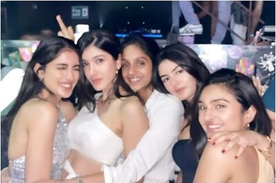 Navya Naveli Nanda Hangs Out with Shanaya Kapoor, See Pic