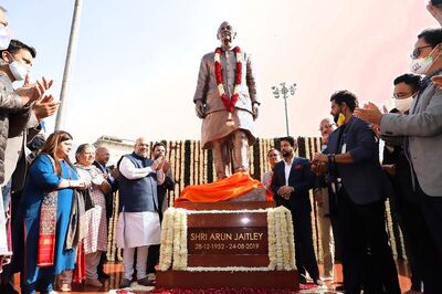 Amit Shah Unveils Arun Jaitley's Statue at DDCA Premises