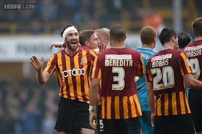 FA Cup: Third tier Bradford oust Sunderland, Arsenal advance