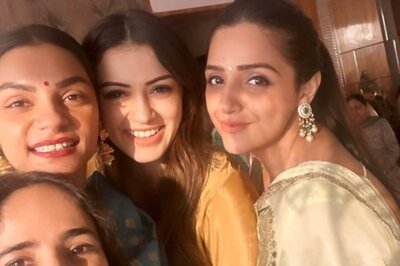 Hansika Motwani Glows In Pic With Her Girlfriends, Has Bride Kicked Off Her Wedding Festivities?