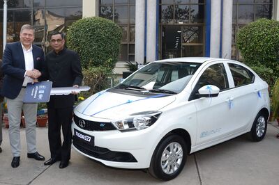 Tata Motors Delivers First Batch of Tata Tigor EVs to EESL