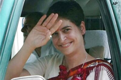 Priyanka among 40 star campaigners of Cong in UP