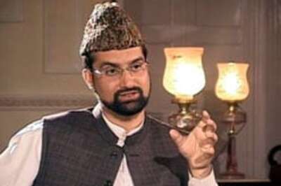 Hurriyat leaders march for the dead in J-K