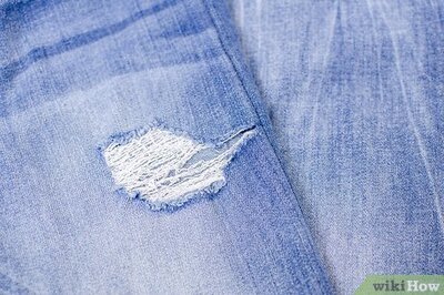 How to Make Sure Ripped Jeans Don't Get Damaged in the Wash