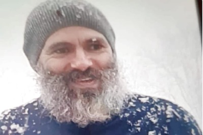 Couldn't Recognise Omar Abdullah, Tweets Mamata as Latest Bearded Photo Goes Viral