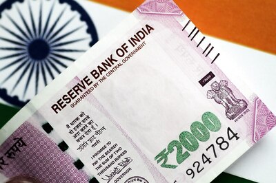 Rupee Depreciates 15 Aaise Against US Dollar in Early Trade