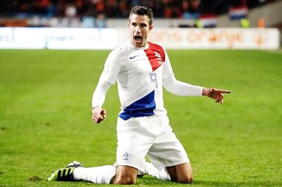 Robin van Persie replaces Wesley Sneijder as new Dutch captain