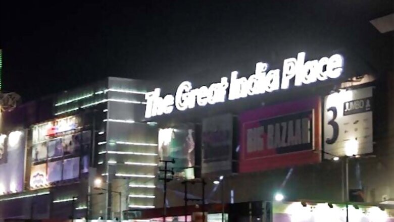 Firing outside GIP mall in Noida, two injured